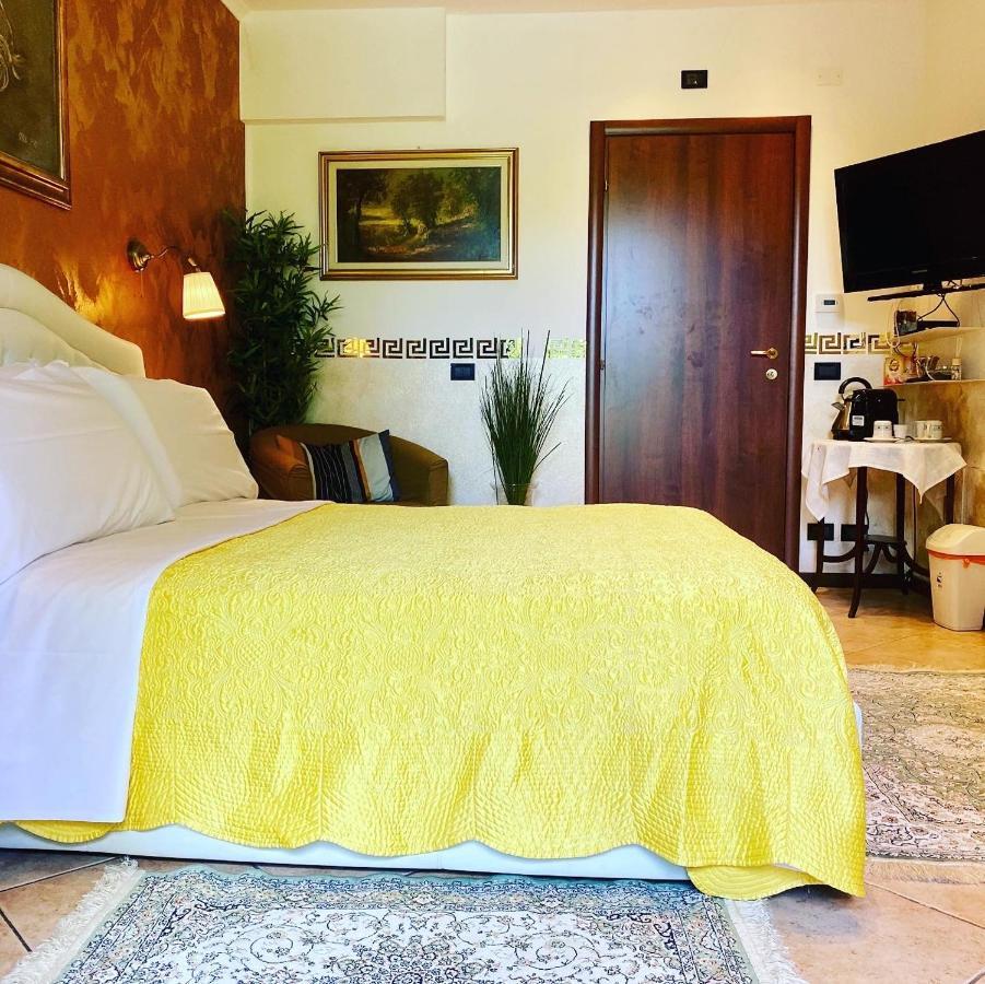 B&B Garda 4U Desenzano del Garda Bagian luar foto