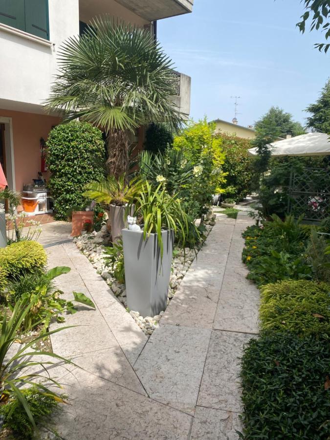 B&B Garda 4U Desenzano del Garda Bagian luar foto