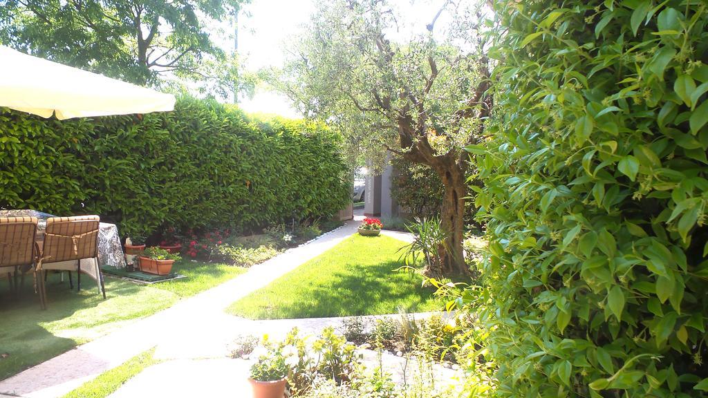 B&B Garda 4U Desenzano del Garda Bagian luar foto