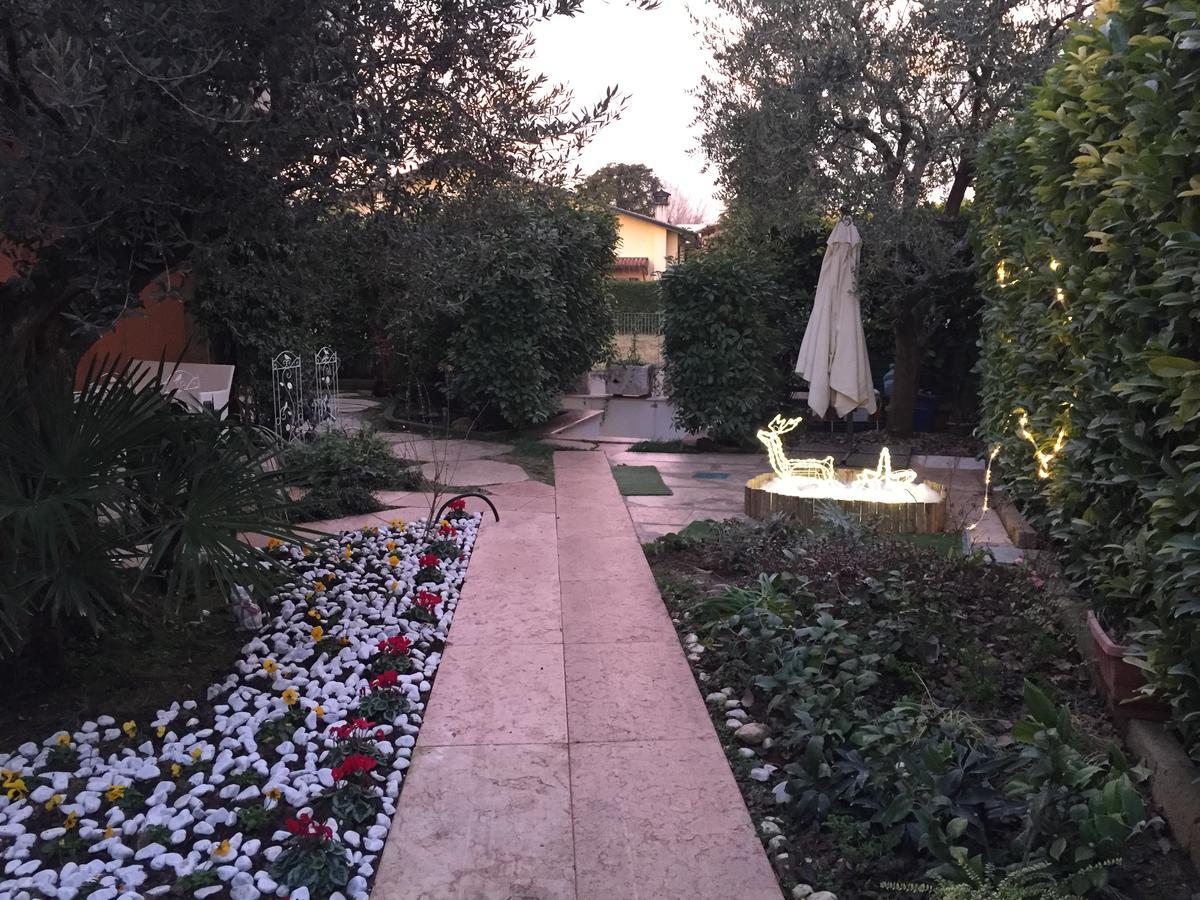 B&B Garda 4U Desenzano del Garda Bagian luar foto